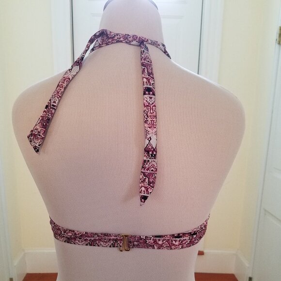 Ambrielle crisscross bathing suit top padded D 30" - Picture 2 of 3